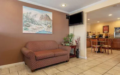 Photo 5 - Econo Lodge Inn & Suites Santa Rosa