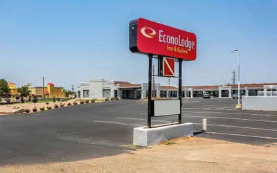 Photo 2 - Econo Lodge Inn & Suites Santa Rosa