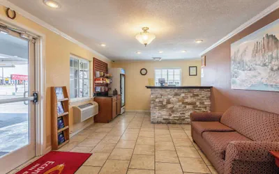 Photo 4 - Econo Lodge Inn & Suites Santa Rosa