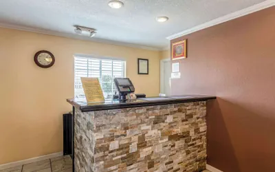 Photo 3 - Econo Lodge Inn & Suites Santa Rosa