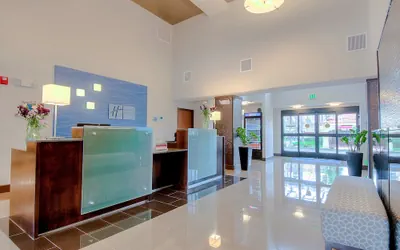 Holiday Inn Express & Suites Carlsbad Beach by IHG