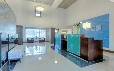 Photo 2 - Holiday Inn Express & Suites Carlsbad Beach by IHG