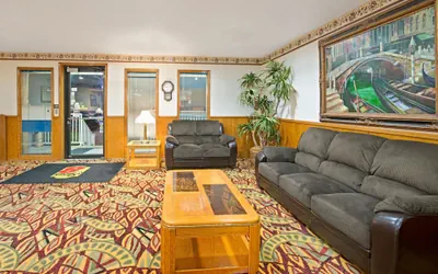 Photo 3 - Super 8 by Wyndham Plano/Dallas Area