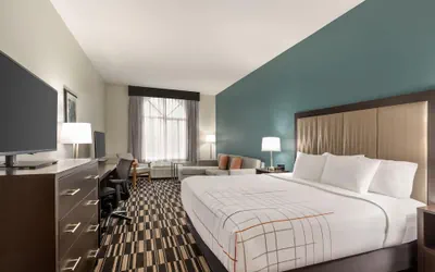 Photo 5 - La Quinta Inn & Suites by Wyndham Fairfield - Napa Valley