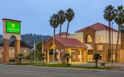 Photo 2 - La Quinta Inn & Suites by Wyndham Fairfield - Napa Valley