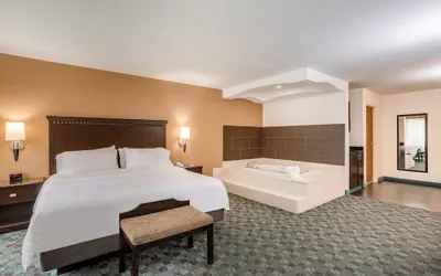 Photo 4 - Holiday Inn Express & Suites Canton by IHG