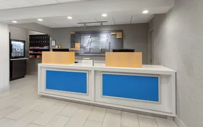 Photo 3 - Holiday Inn Express Hotel & Suites Acme-Traverse City by IHG