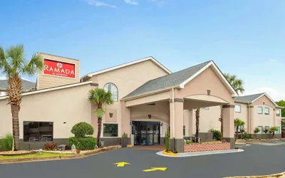 Photo 2 - Ramada by Wyndham Locust Grove