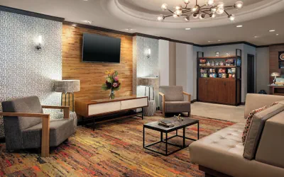 Photo 3 - Four Points by Sheraton Hotel & Suites San Francisco Airport