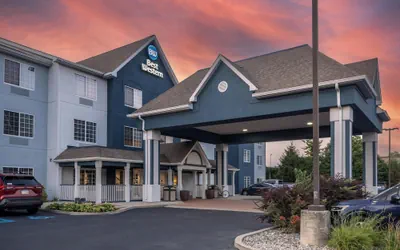 Photo 2 - Best Western Fort Wayne Inn & Suites North