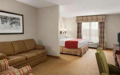 Photo 5 - Country Inn & Suites by Radisson, Louisville South, KY