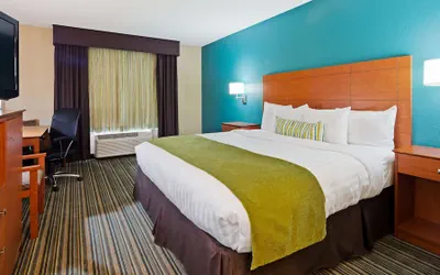 Photo 2 - Best Western Plus Menomonie Inn & Suites