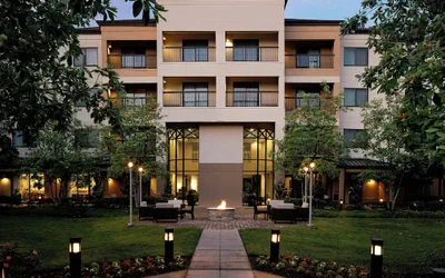 Photo 2 - Courtyard by Marriott Springfield