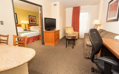 McAllen Plaza Hotel & Suites