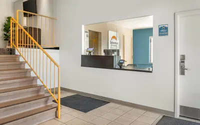 Photo 4 - Suburban Studios Louisville East