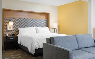 Photo 4 - Holiday Inn Cleveland by IHG