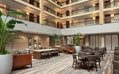 Photo 3 - Embassy Suites by Hilton Cleveland Rockside