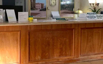Photo 2 - Hardman House Inn & Suites