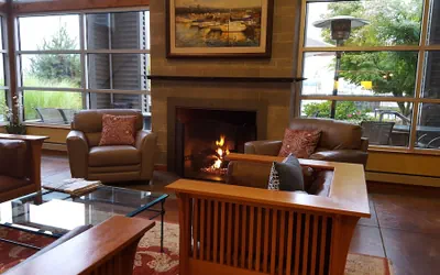 Photo 4 - Inn at Port Gardner-Everett Waterfront, an Ascend Collection Hotel