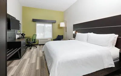 Photo 4 - Holiday Inn Express & Suites Dublin by IHG
