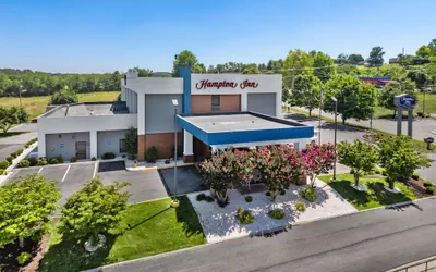 Photo 2 - Hampton Inn Dublin