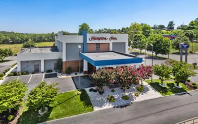 Photo 2 - Hampton Inn Dublin