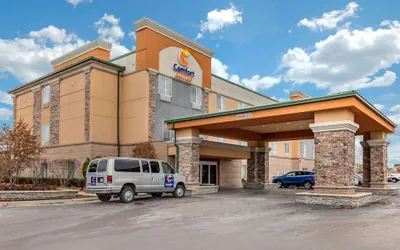 Photo 2 - Comfort Suites Southgate-Detroit