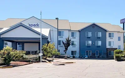 Photo 2 - Spark by Hilton Central Point Medford