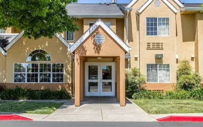 Photo 2 - Econo Lodge Inn & Suites Santa Rosa South
