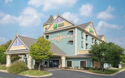 Photo 2 - Holiday Inn Express Holland by IHG