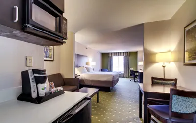 Photo 4 - Holiday Inn Express & Suites Live Oak by IHG