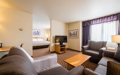 Photo 4 - Crystal Inn Hotel & Suites Great Falls