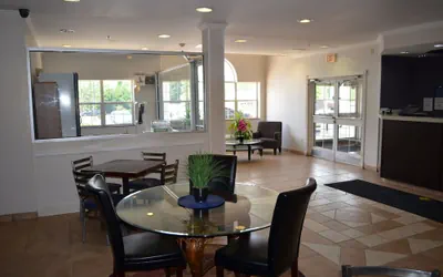 Photo 2 - Stay Express Inn & Suites Atlanta