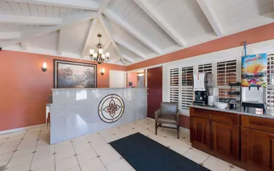 Photo 3 - Clarion Collection Wilkie's Inn Pacific Grove - Monterey