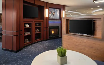 Photo 4 - Courtyard Minneapolis St. Paul/Roseville by Marriott