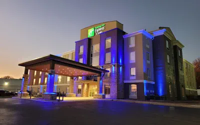 Photo 2 - Holiday Inn Express & Suites Starkville by IHG