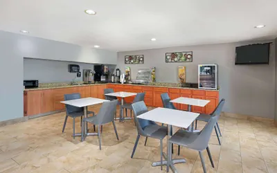Photo 2 - Microtel Inn & Suites by Wyndham Cordova Memphis I-40 East