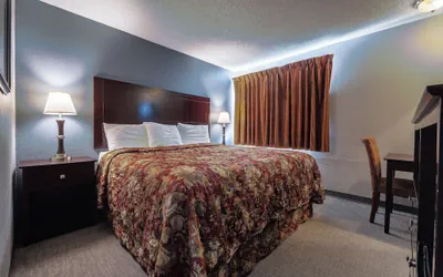 Photo 5 - Economy Inn Auburn