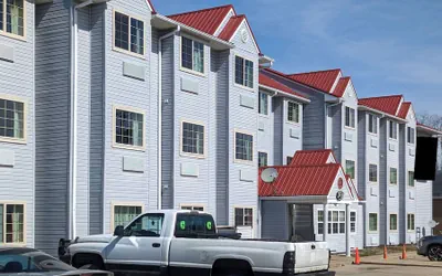 Photo 2 - St Clair Inn and Suites