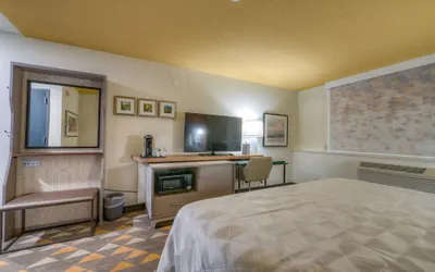Photo 4 - Holiday Inn Tacoma Mall by IHG