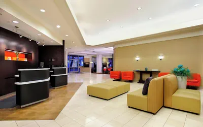 Photo 4 - Courtyard by Marriott Oakland Downtown