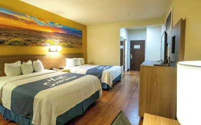 Photo 5 - Days Inn & Suites by Wyndham Houston North/Aldine