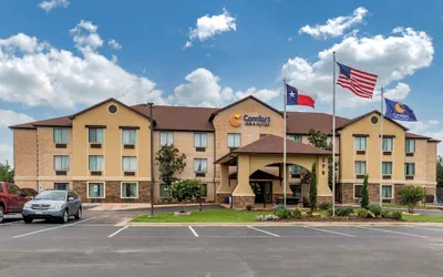 Photo 2 - Comfort Inn & Suites Mansfield