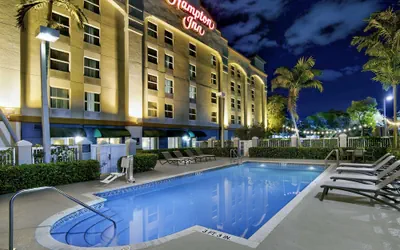Photo 2 - Hampton Inn Ft. Lauderdale Airport North Cruise Port