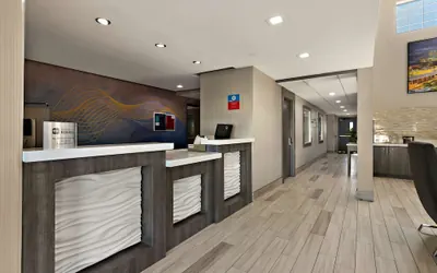 Photo 4 - SureStay Plus Hotel by Best Western Tulsa East