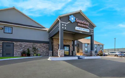 Photo 2 - SureStay Plus Hotel by Best Western Tulsa East