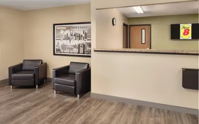 Photo 3 - Super 8 by Wyndham Sioux Falls