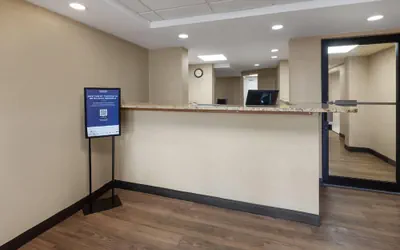 Photo 3 - Days Inn by Wyndham Dumfries Quantico