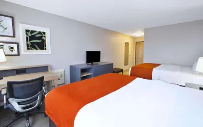 Photo 5 - Country Inn & Suites by Radisson, Big Rapids, MI