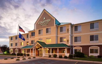Photo 2 - Country Inn & Suites by Radisson, Big Rapids, MI